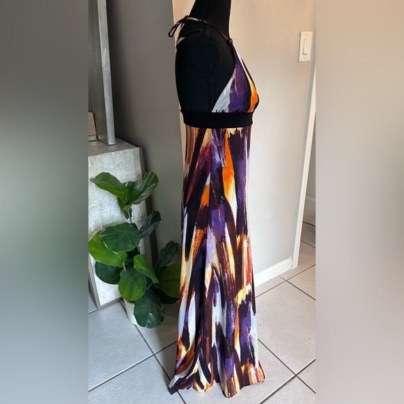 Elegant Open Back Multicolor Halter Maxi Dress - Picture 4 of 8